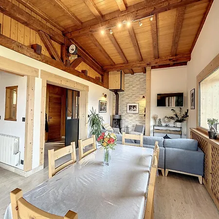 8 Couchages A Combloux, Hiver A La Saison, Ete A La Semaine - Fr-1-560-32